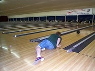 bowling.jpg (14487 bytes)